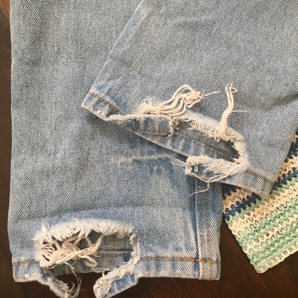 Brandy Melville Distressed Boyfriend Jeans - Picture 8 of 8